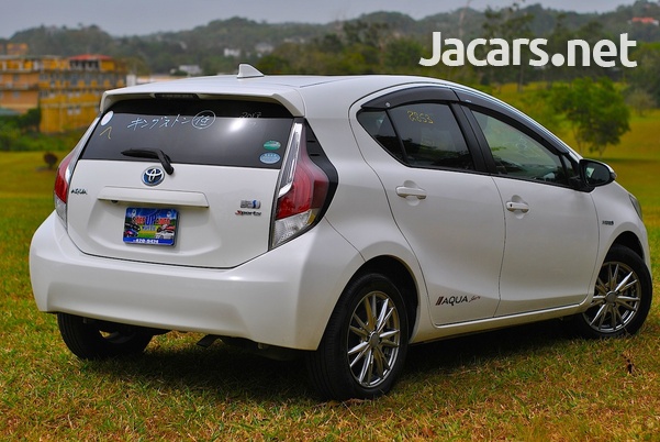 Toyota Aqua 1,5L 2017-3