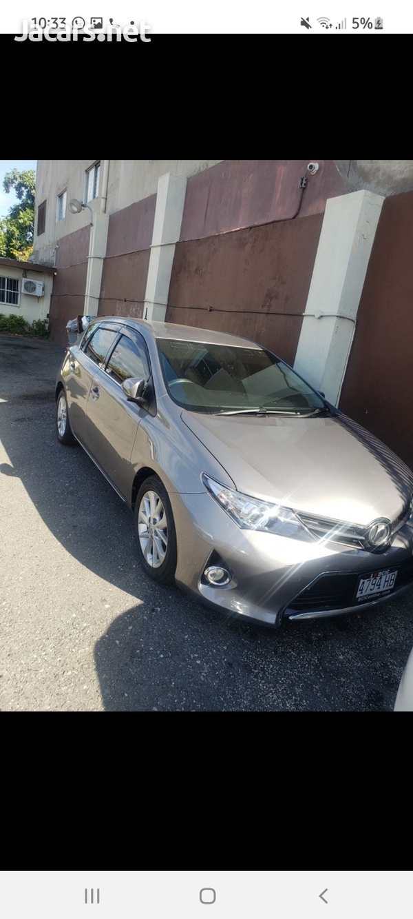 Toyota AURIS 1,8L 2012-9