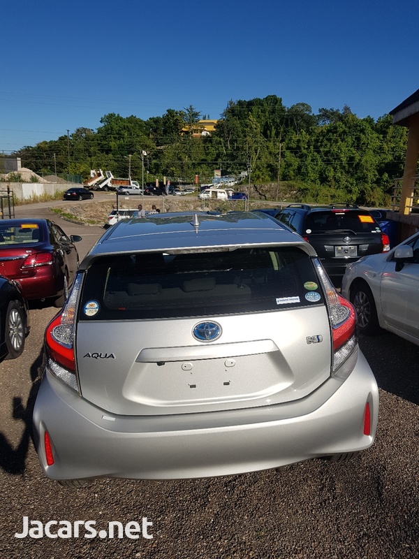 Toyota Aqua 1,5L 2016-6