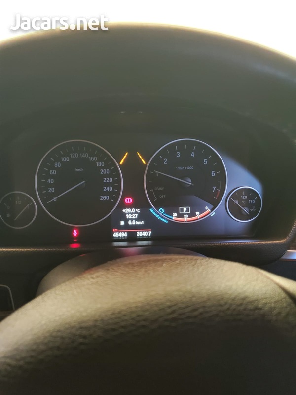BMW 3-Series 2,0L 2015-5