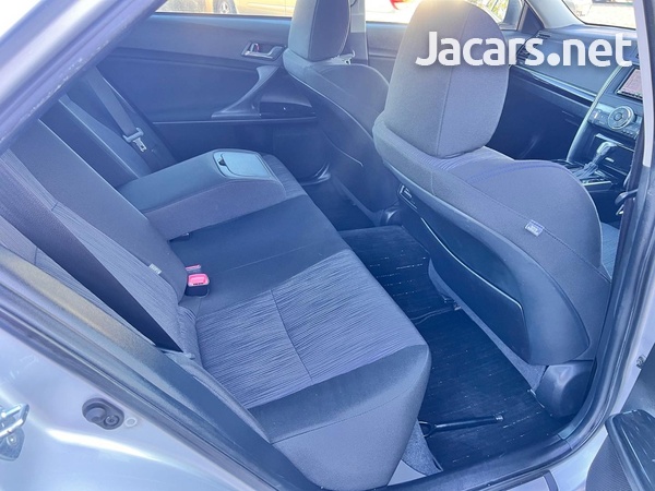 Toyota Mark X 2,5L 2013-6