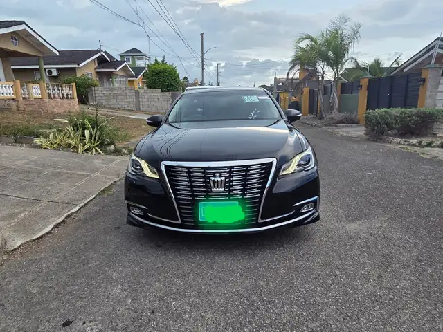 Toyota Crown Royal Saloon