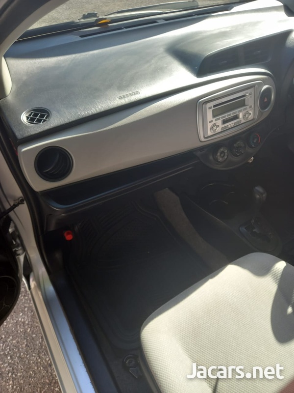 Toyota Vitz 1,3L 2013-14