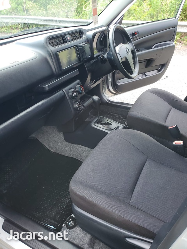 Toyota Probox 1,5L 2016-15