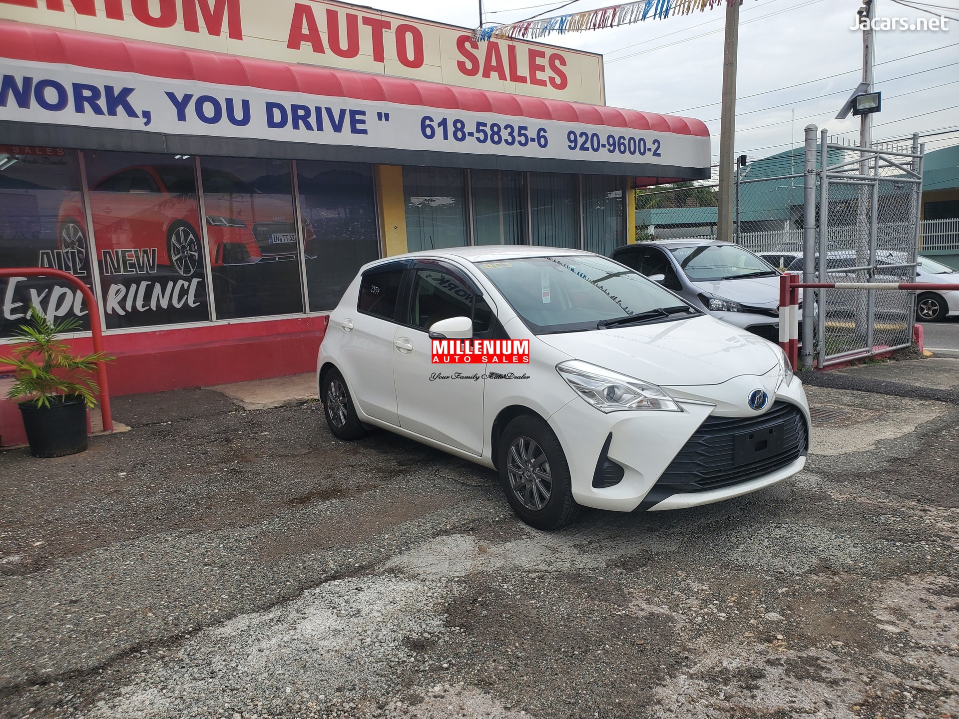Toyota Vitz 1,0L 2017 №2364479 in Kingston Vitz sell, buy, ads on