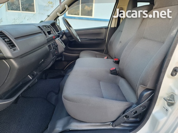 Toyota Hiace 2,0L 2016-6