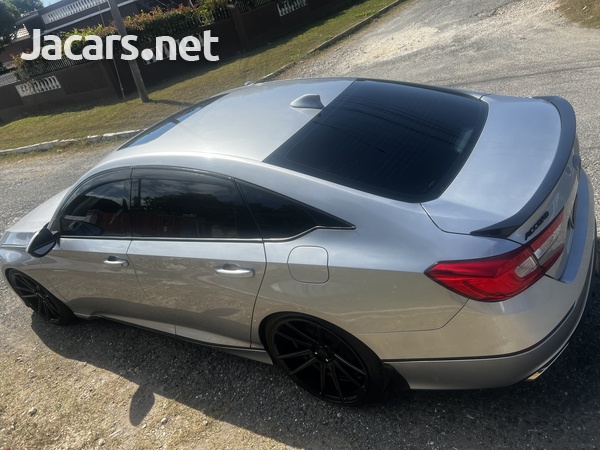 Honda Accord 2,0L 2019-9