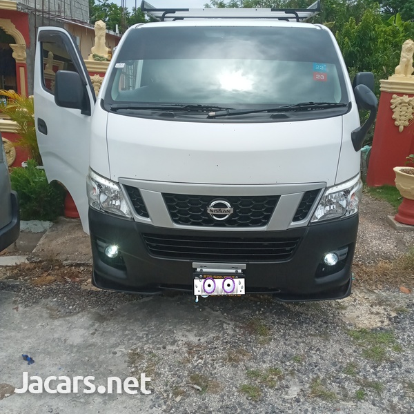 Nissan Caravan 2,0L 2013-3