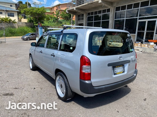 Toyota Probox 1,3L 2017-4