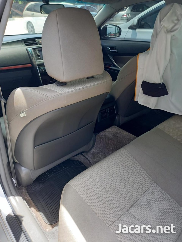 Toyota Mark X 2,5L 2012-6