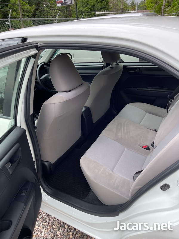 Toyota Axio 1,5L 2017-8