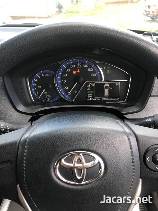 Toyota Fielder 1,5L 2016-3