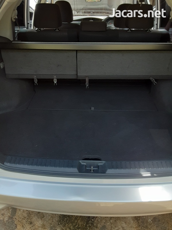 Toyota Fielder 1,5L 2016-9