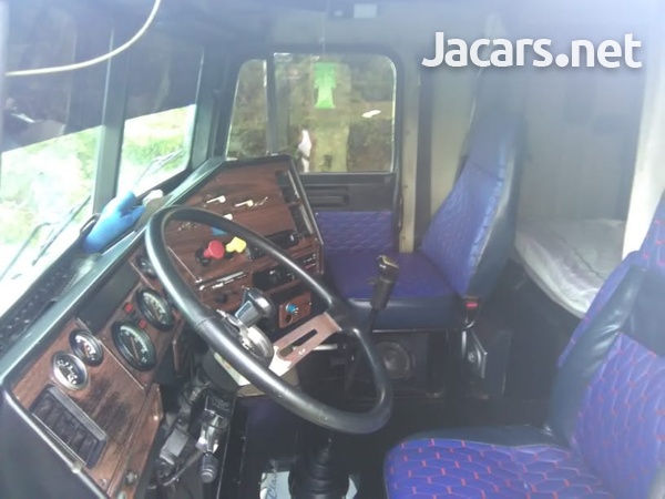 2000 Freightliner FLD-7
