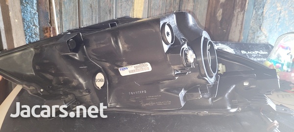 Brand new left side headlight lamp for toyota vitz and yaris-6