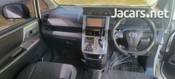 2012 Toyota Voxy ZS-5