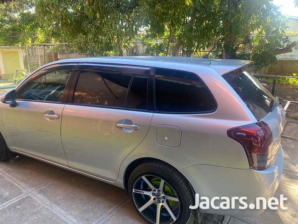 Toyota Fielder 1,5L 2014