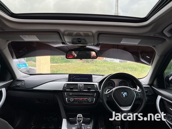 BMW 3-Series 2,0L 2013-9