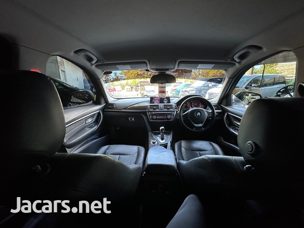 BMW 3-Series 2,0L 2013-8