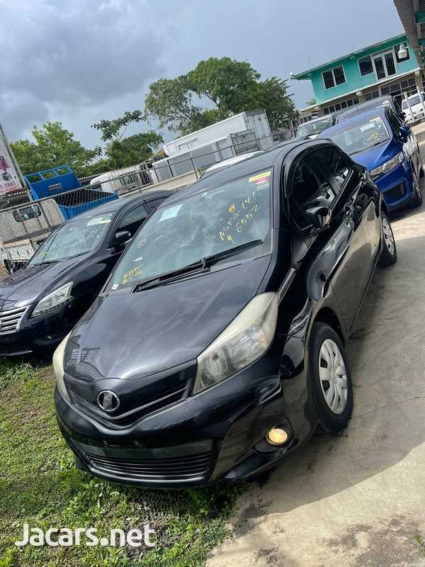 Toyota Vitz 1,3L 2013-1