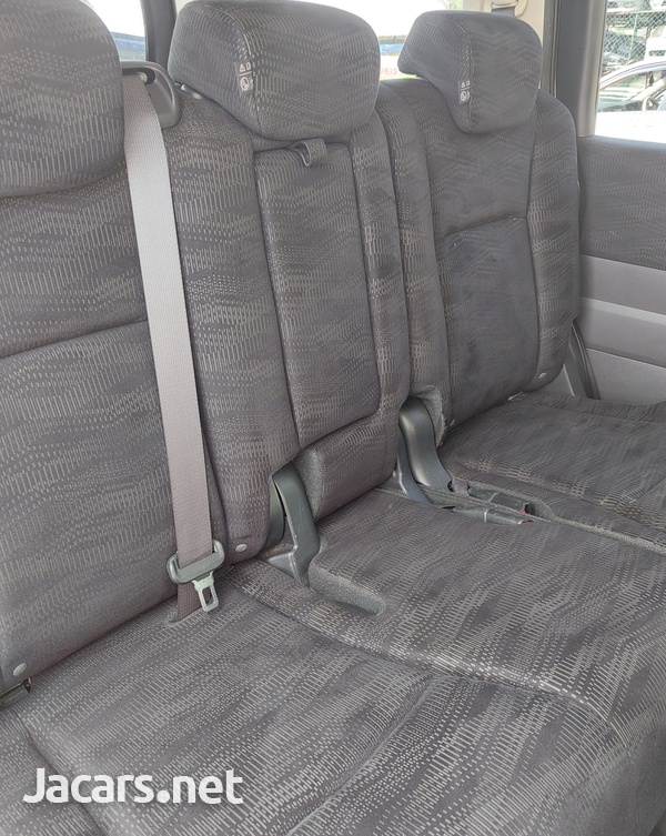 Honda Stepwgn 2,0L 2012-8