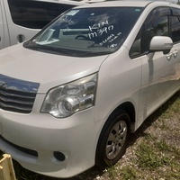 Toyota Noah 2,0L 2013 Toyota Noah 2,0L 2013