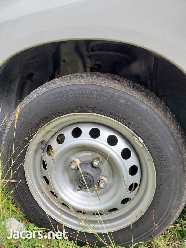 Toyota Probox 1,3L 2016-10