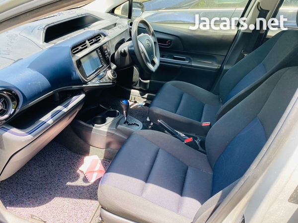 Toyota Aqua 1,5L 2017-6