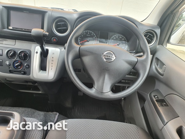 Nissan Caravan 2016-6