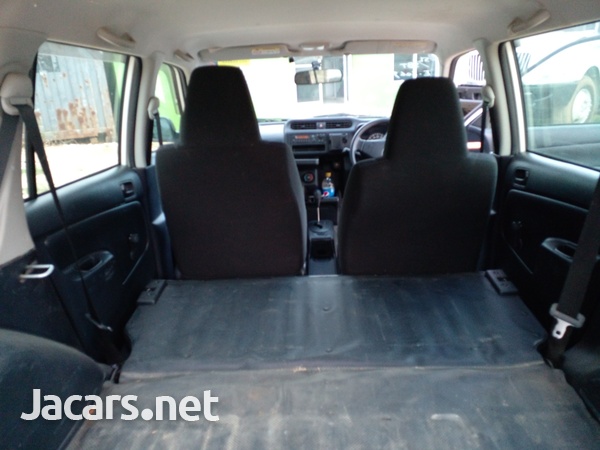 Toyota Probox 1,3L 2017-11