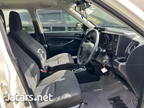 Toyota Probox 1,3L 2018-7