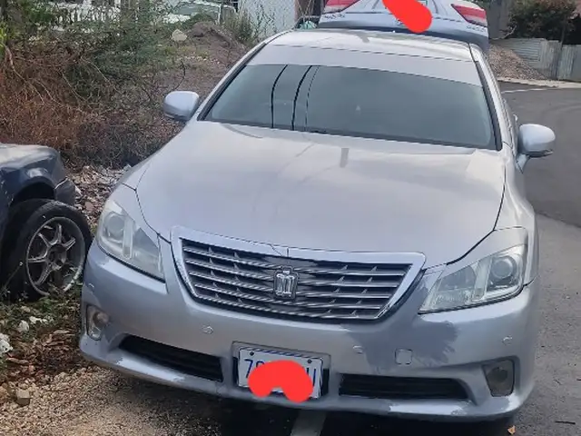 Toyota Crown Royal Saloon