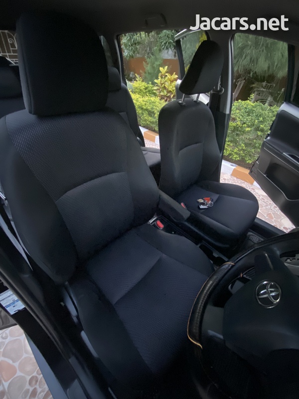 Toyota Wish 1,8L 2014-5