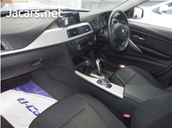 BMW 3-Series 2,0L 2015-4