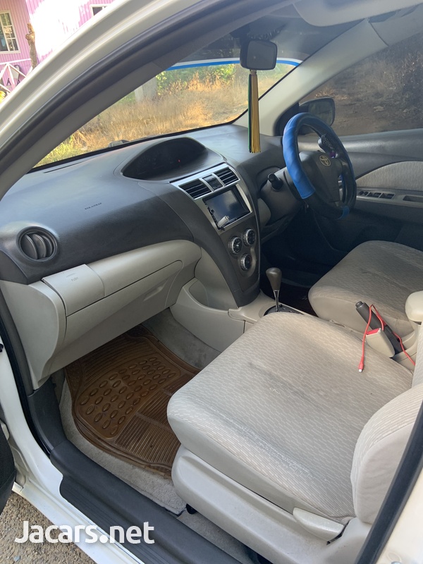 Toyota Belta 1,8L 2010-6