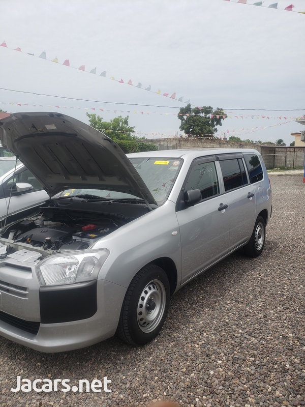 Toyota Probox 1,5L 2017-1