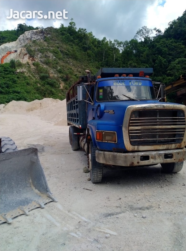 1995 Ford 9000-2