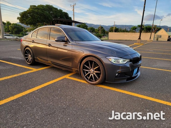 BMW 3-Series 2,0L 2018-1