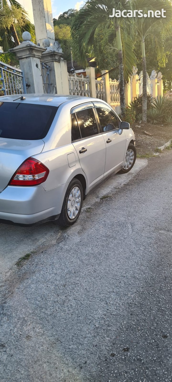 Nissan Tiida 1,5L 2010-3