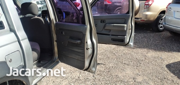 Nissan Frontier 2,0L 2012-9