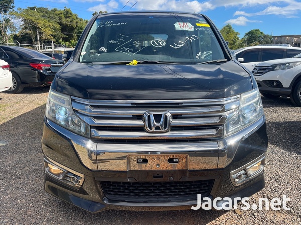 Honda Stepwgn Spada 2,0L 2013-2