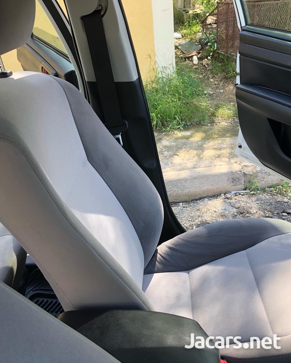 Toyota Axio 1,5L 2015-12