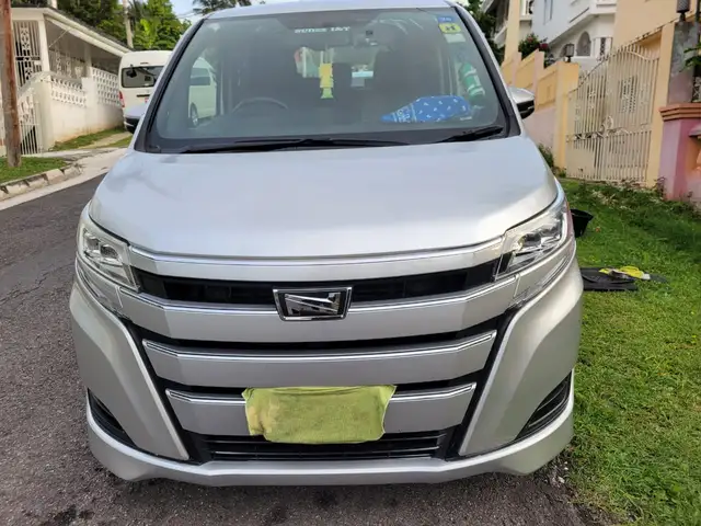 2018 Toyota Noah, Hanover