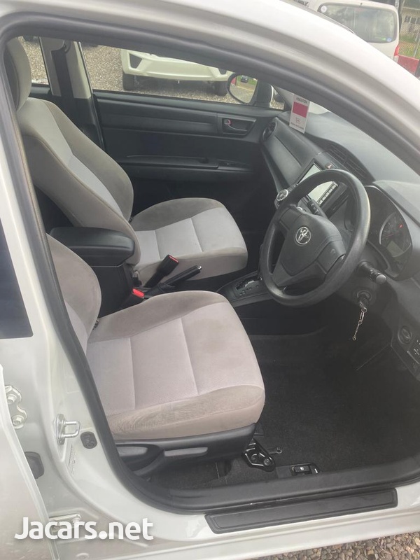 Toyota Axio 1,5L 2017-9