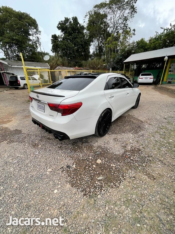 Toyota Mark X 2,5L 2013-6