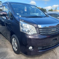 Toyota Noah 2,0L 2013 Toyota Noah 2,0L 2013
