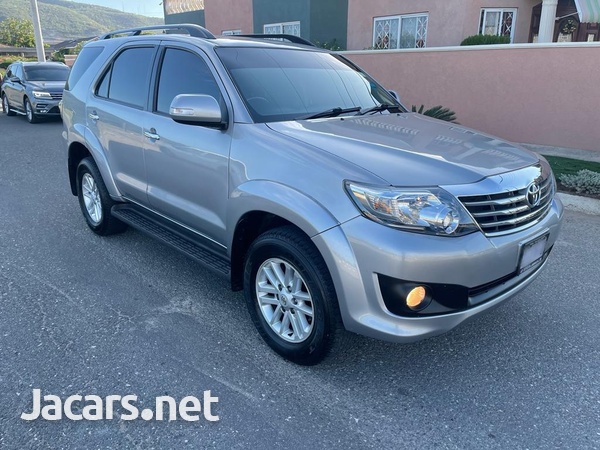 Toyota Fortuner 2,7L 2016-4