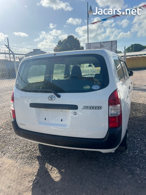 Toyota Probox 1,5L 2017-3