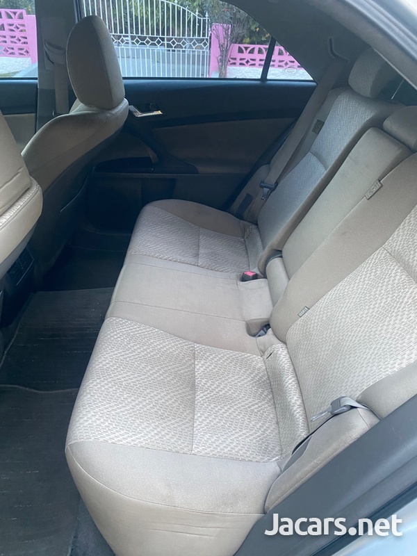 Toyota Mark X 2,5L 2012-5