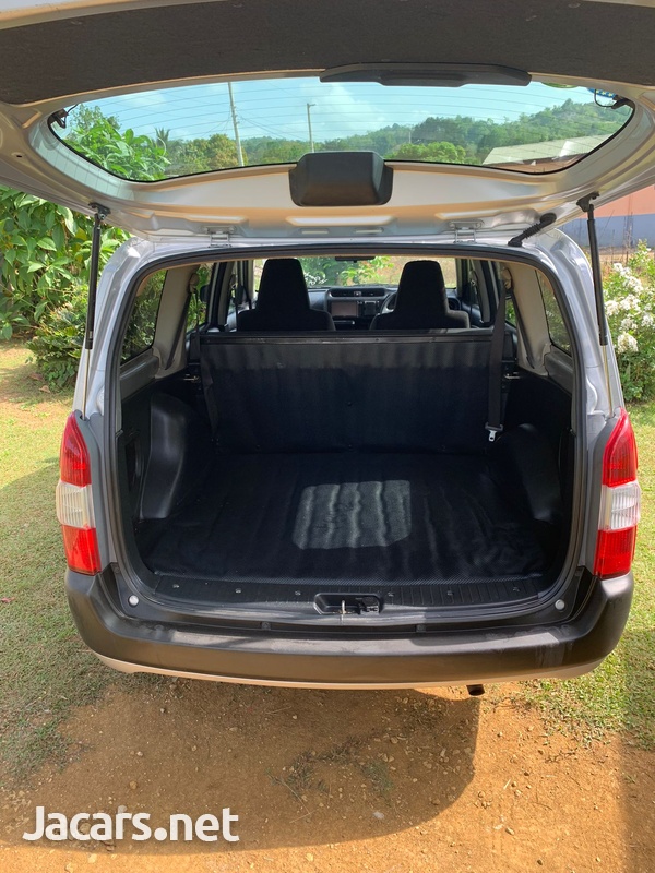 Toyota Probox 1,5L 2016-4